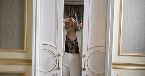 有关女人, 客人, 室内的免费素材视频