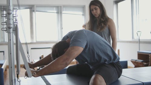 有关＃室内, 一对, 伸展的免费素材视频