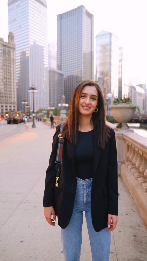 有关人, 人行道, 垂直视频的免费素材视频