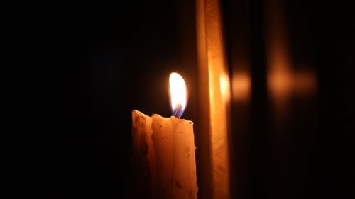 有关漆黑, 火焰, 点燃的蜡烛的免费素材视频