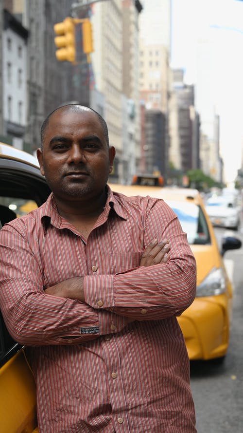 有关人, 倚, 双臂交叉的免费素材视频