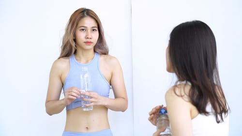 有关喝, 大笑, 女性的免费素材视频