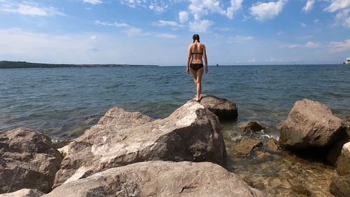 有关假期, 坐, 女人的免费素材视频