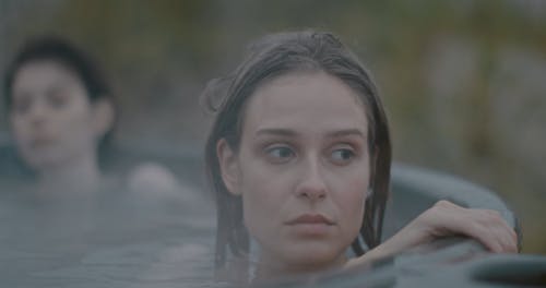 有关2, 年轻女性, 户外的免费素材视频