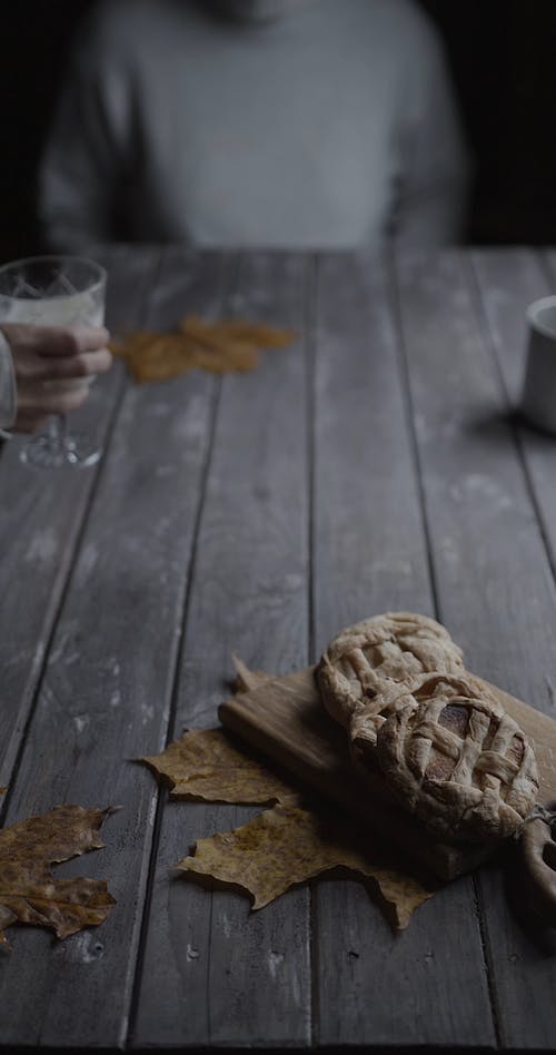 有关一杯牛奶, 喝, 垂直视频的免费素材视频