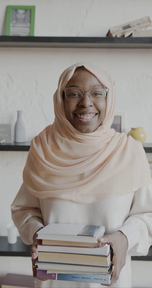 有关一摞书, 伊斯兰, 休闲的免费素材视频