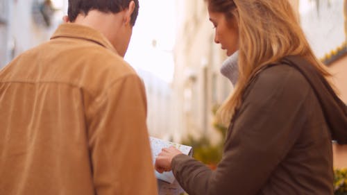 有关一对, 人, 地图的免费素材视频