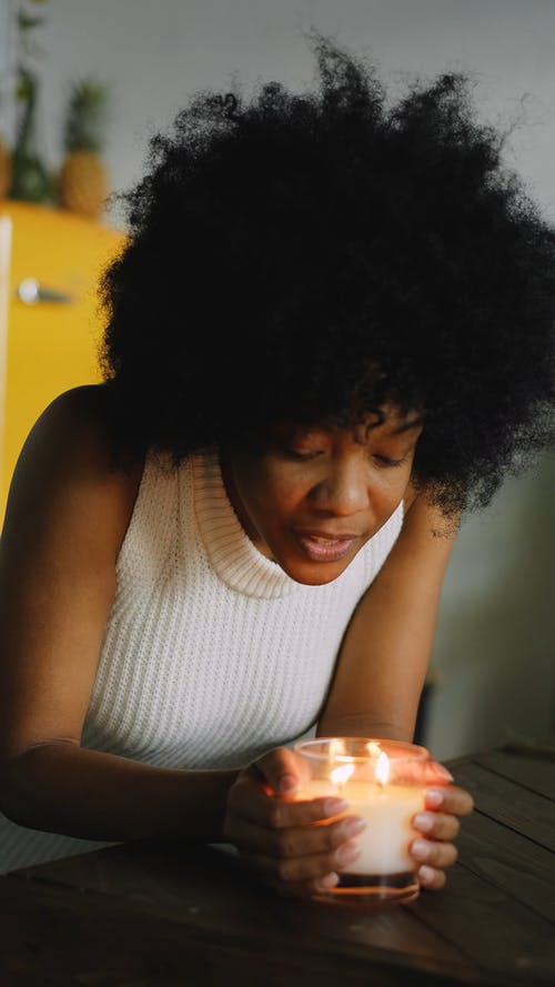 有关吹, 垂直视频, 女人的免费素材视频