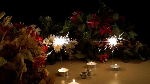 有关庆祝, 火花, 点燃的蜡烛的免费素材视频