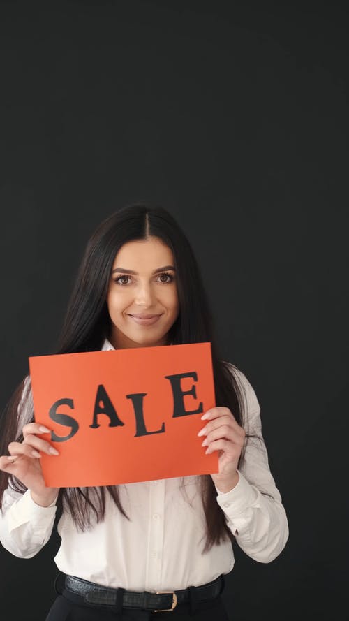 有关促销, 垂直视频, 女人的免费素材视频