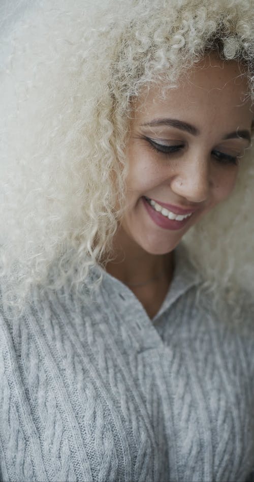 有关垂直, 多样化, 女人的免费素材视频