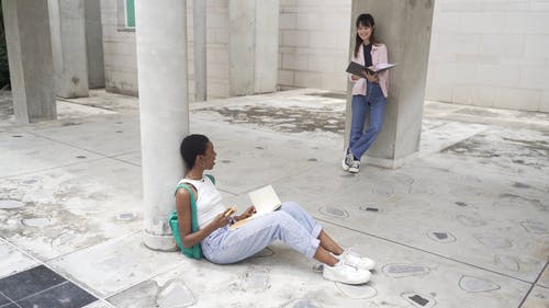 有关倚, 女性, 学生们的免费素材视频