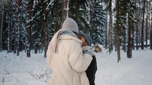 有关一对, 一起, 下雪的的免费素材视频