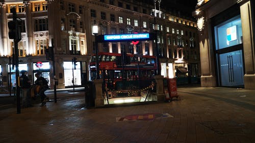 有关伦敦, 入口, 双层巴士的免费素材视频
