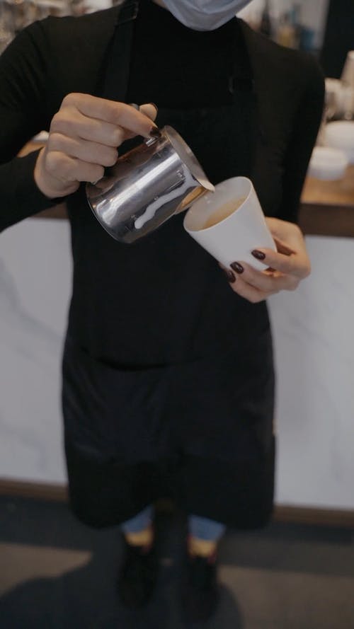 有关一杯咖啡, 不锈钢, 卡布奇诺的免费素材视频