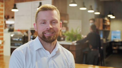 有关咖啡厅, 室内, 年轻人的免费素材视频