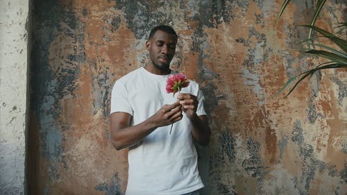 有关年轻人, 户外, 握住的免费素材视频