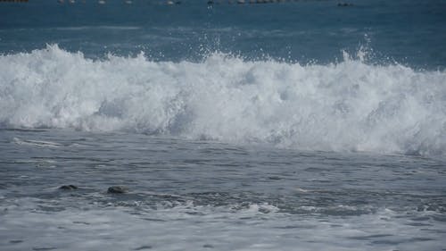 有关天性, 岸边, 撞击波浪的免费素材视频
