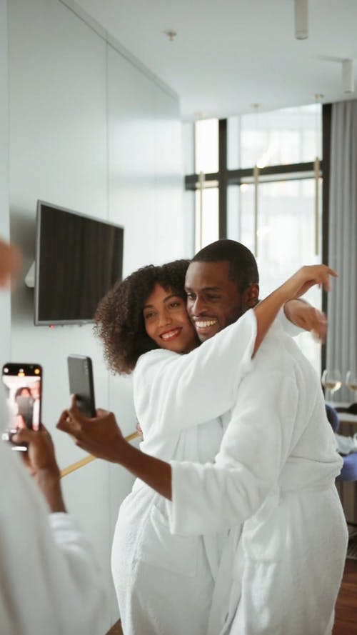 有关3C用品, 一对, 人的免费素材视频