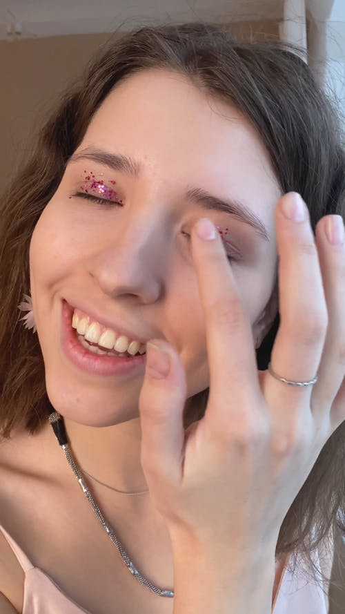 有关化妆, 化妆品, 垂直视频的免费素材视频