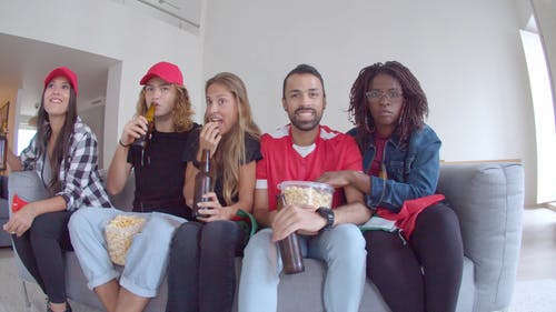 有关一起, 啤酒, 喝的免费素材视频