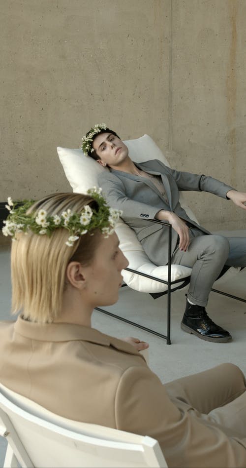 有关坐, 垂直视频, 想法的免费素材视频