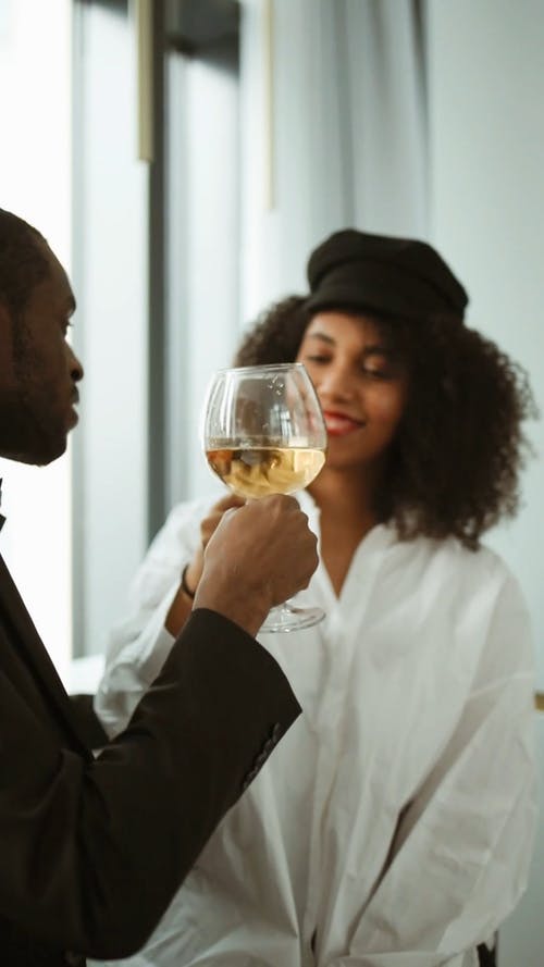 有关一对, 人, 坐的免费素材视频