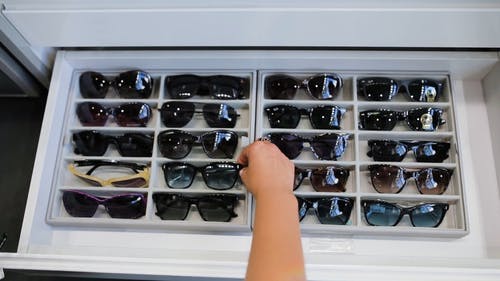 有关动态射击, 墨镜, 女人的免费素材视频