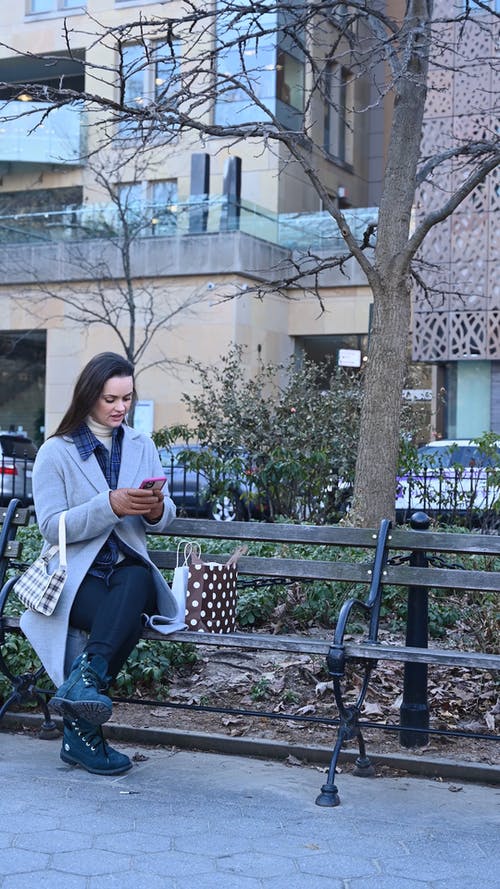 有关包包, 商业, 垂直视频的免费素材视频