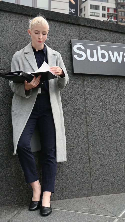 有关雇员, 垂直视频, 多莉射击的免费素材视频