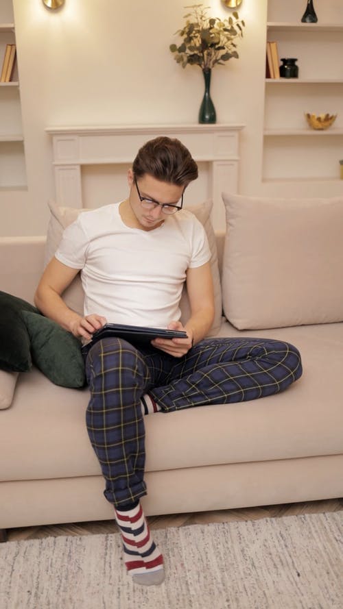 有关3C用品, Throw Pillows, 一对的免费素材视频