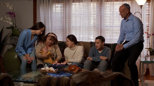 一个幸福的现代犹太家庭 · 免费素材视频