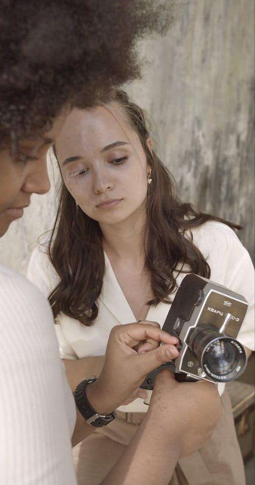 有关垂直视频, 女性, 小工具的免费素材视频