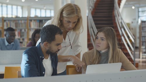 有关互联网, 人, 内部的免费素材视频