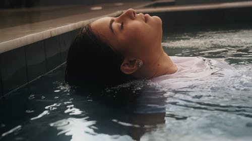 有关女人, 模特儿, 池的免费素材视频