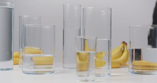 有关人, 反射, 失真的免费素材视频