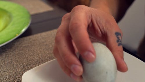 有关世纪蛋, 亚洲美食, 去皮的免费素材视频