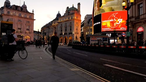 有关led屏幕, 人, 伦敦的免费素材视频