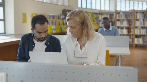 有关互联网, 人, 内部的免费素材视频