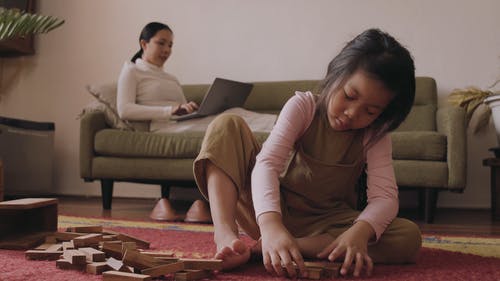 有关MacBook, 人, 儿童的免费素材视频