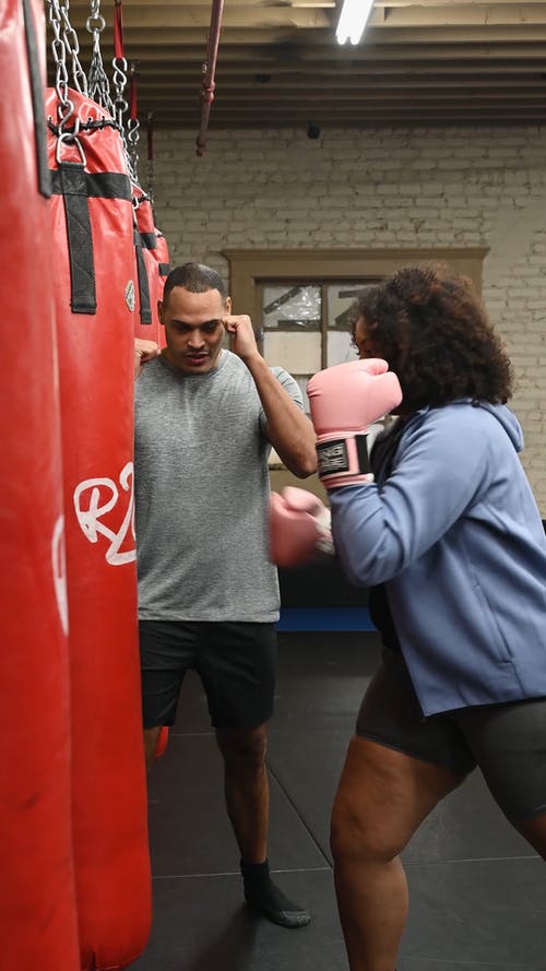 有关人, 健身器材, 冲压的免费素材视频