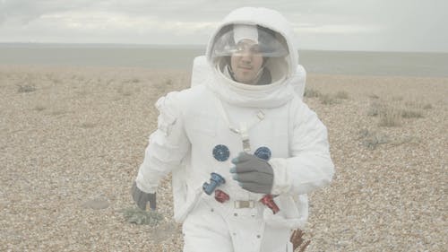宇航员跑步 · 免费素材视频