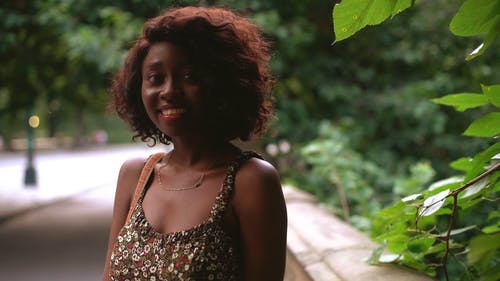 有关女人, 微笑, 漂亮的免费素材视频