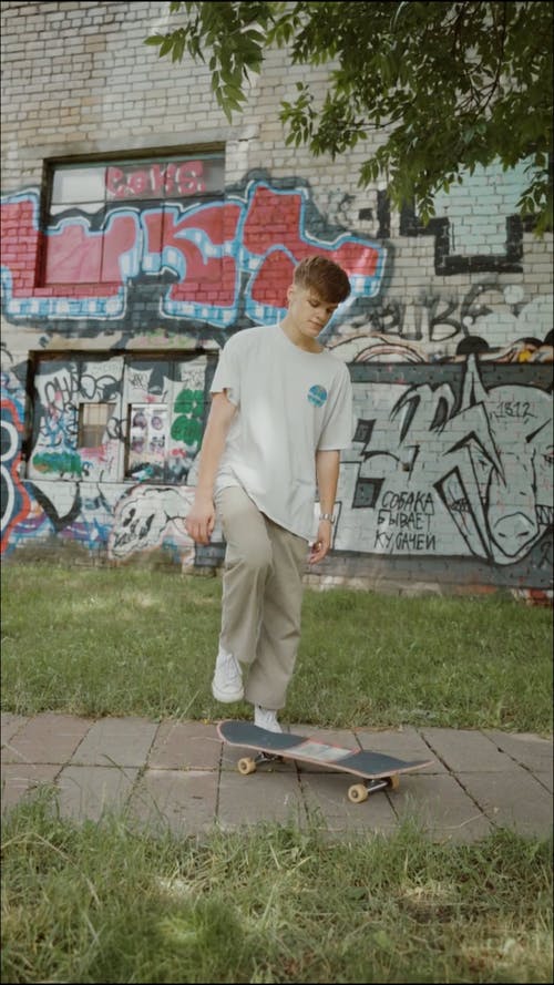 有关人, 公告板, 公园的免费素材视频