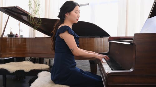 有关坐, 天赋, 女人的免费素材视频