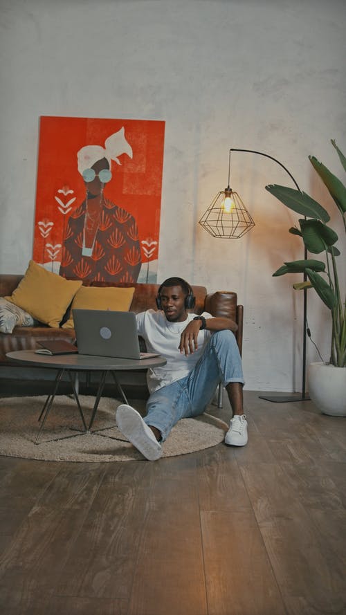 有关变焦通话, 在家工作, 在线会议的免费素材视频