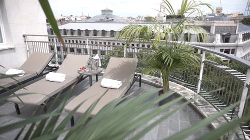 有关户外, 日光躺椅, 毛巾的免费素材视频