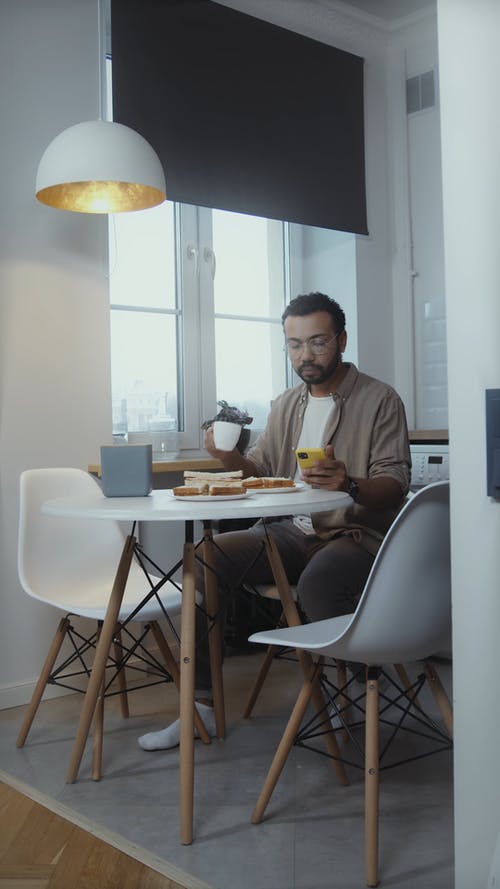 有关一杯咖啡, 人, 喝的免费素材视频