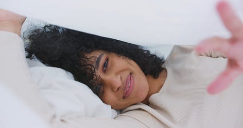 有关下, 女人, 女士的免费素材视频