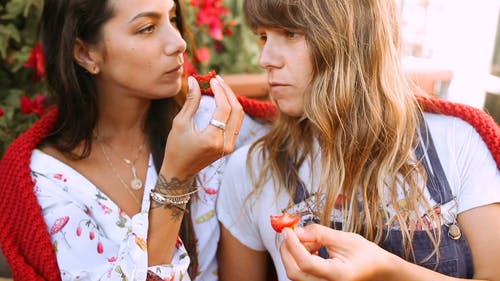 有关一对, 吃, 同志文化的免费素材视频